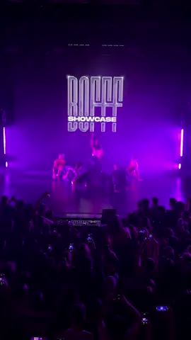 @Karol G tira camisaaaa #fyp #bailarines #itsjavicechoreo #itsjavice #parati @irenetempradopiqueras mi chica gracias por inspirarme💜