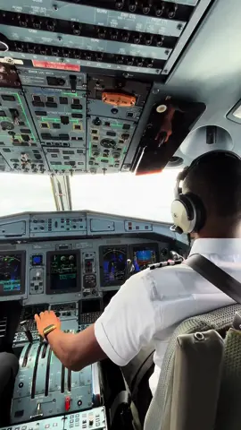 The big league 👨🏾‍✈️ #trini #aviation #airline #airlinepilot #commercialpilot #caribbean #fypシ゚viral #fyp #trinidad #trinibad #trending 