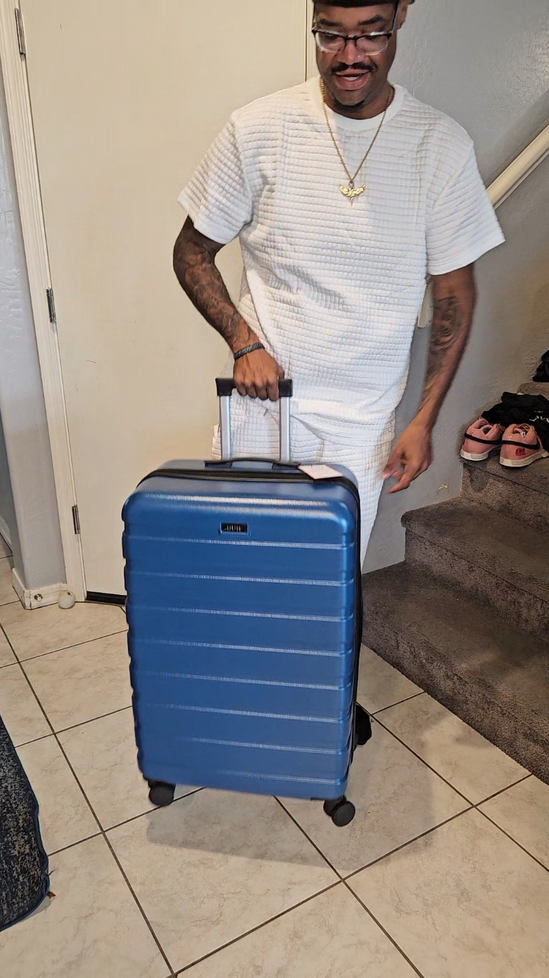 They sent me more than I paid for wow!!  #travel #suitcases #suitcase #vacation #viralvideos  #foryou #tiktokshop #tiktokshopblackfridaysale  #viral #tiktokshopcybermonday #christmas #foryoupage #fypツ  #tiktokshopmademebuyit #Christmasgift #christmasgiftideas #blackfriday #viralvideo #gift #foryourpage 