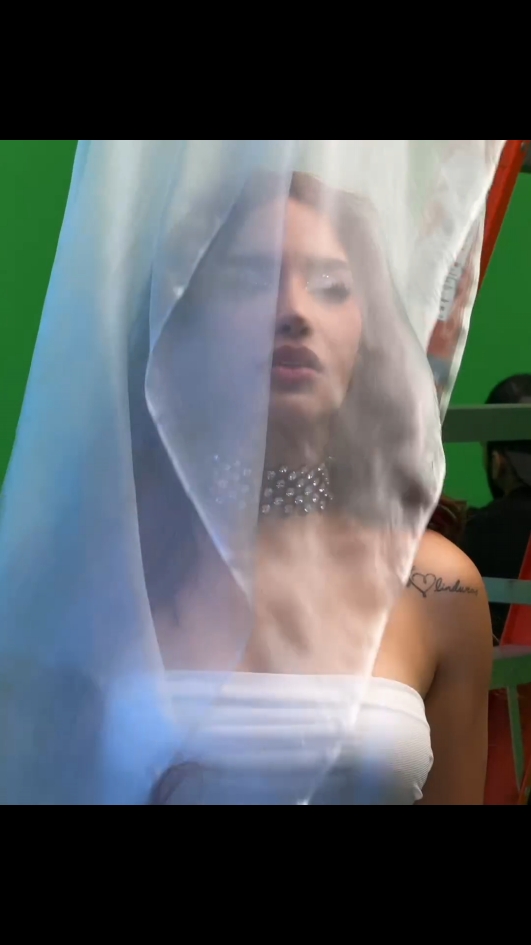 📸 •| Rare de Kim Loaiza|  . . #kimberlyloaiza #maryloaiza #rareskl #fouryoupage #klrares 