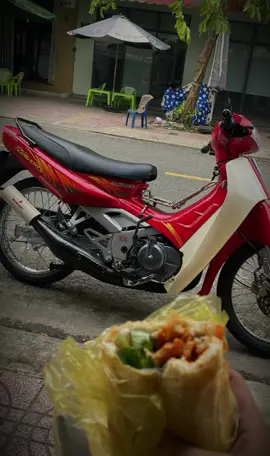 Từ ngày bị xe nó chơi toàn ăn bánh mì không luôn..!🫣😬😂#xipo110 #62longan 