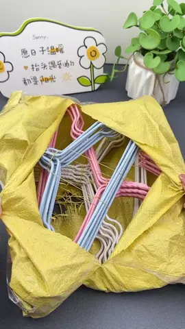 HANGER BAJU MODEL KOREA 10 PCS. #fyp #hanger #hangerbaju #gantungan #gantunganbaju #tiktokshopindonesia 