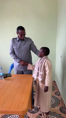 Ballantii Xasan Yare waa taas oo ay maanta-ba isla kifaaxayaan Madaxweynihiisa Mudane Cali Cabdullaahi Xuseen (Cali Guudlaawe). #Aadan_Yabaal  #Hirka 
