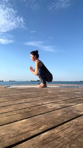 #yoga #yagaschittavrittinirodhah #yogazhizn #yogameditaciya #yogaszhadi #yogaalmaty #стамбул🇹🇷 #yogastanbul #yogateacher #stretch #yogalyubov #yogapraktika #yogasostoyanieuma #