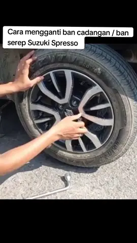 Kali ini kami akan mereview dan membahas bagaimana cara mengganti ban cadangan atau ban serep dari Suzuki Spresso menggunakan perlengkapan standart bawaan mobil #caragantiban  #suzukispresso 