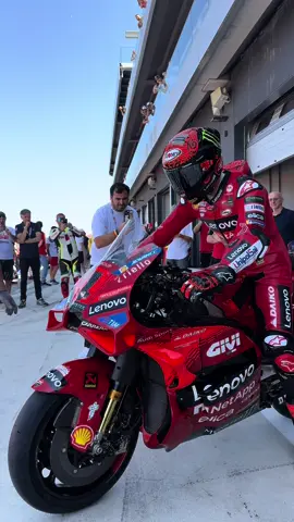 One of the most emotional moment of #WDW2024! Riders on track with their Championship bikes for the Lap of Honour! ❤️‍🔥 #ForzaDucati #Ducati #MotoGP #Superbike #WorldSBK #WorldSSP #DucatiCorse #Motorsport 