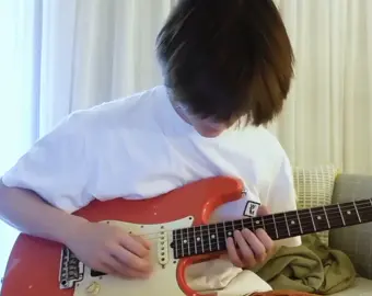 #beomgyu messy hair+gitar = 💯 cowo siapa ini #moa #fy #txt #fyp 