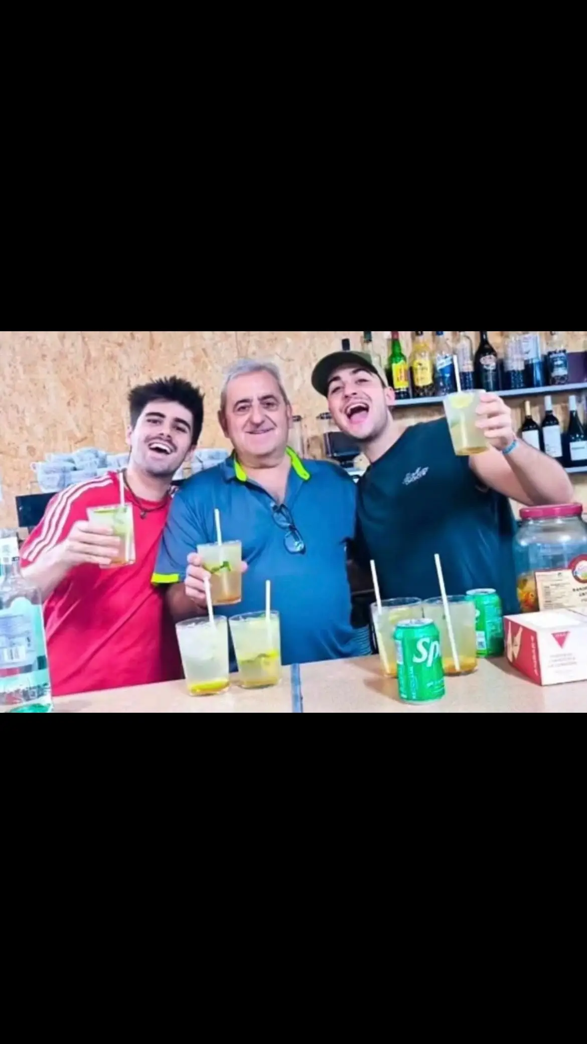 Celebrando la vida🍹🍹 Y QUE VIVA EL AMOR! #juanjoot #juanjobona #martinot #martinurrutia #juantin #majos #ypf #paratii 