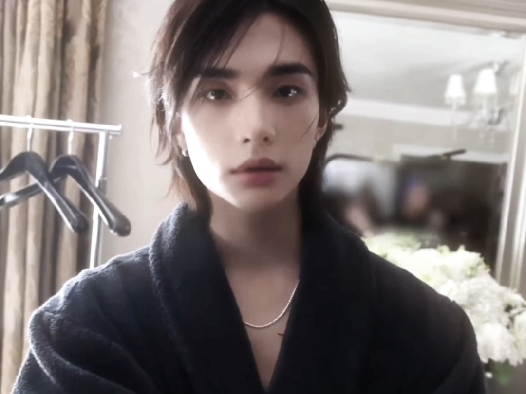 very cool #hyunjin #StrayKids #skz #스트레이키즈 #kpopfyp 