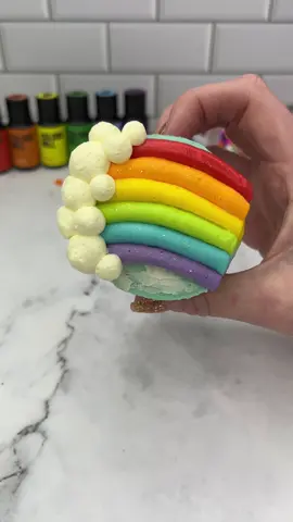 🌈 Rainbow cupcakes 🌈🧁 I’ve seen lots of rainbows here in Australia this week 🌈 ☔️ I made a cupcake version to brighten up your day ❤️🧡💛💚🩵💜 I coloured my buttercream using colour.mill aqua blend. I mixed the buttercreams the day before I used them and the colours came up so bright and beautiful.  I used wiltoncakes tip number 12 for the rainbow 🌈 and the clouds ☁️  #cupcakedecorating #cupcake #rainbow #buttercream #cakeart #cakedbyrach #satisfying 