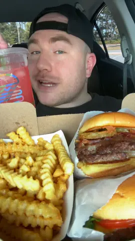 First time trying Shake Shack 🍔 #mukbang #mukbangeatingshow #foodreview #foodcritic #fastfood #foodtiktok #foodasmr #Foodie #review #eatingasmr 