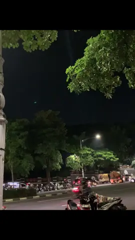 tiwas chatanmu tak paku,jebul dudu aku prioritasmu