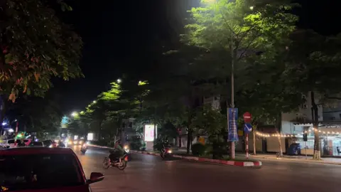 8x lo kết hôn. 2k thì lo yêu đương. Chỉ có 9x chúng ta vẫn chênh vênh.. 9x ơi. Mn có ổn ko…?#langthanghanoi #hanoivedem❤️ #nhachaymoingay #xuhuong2024 