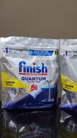 Combo 2 túi Viên rửa bát Finish Quantum All in 1 Max 21 Viên - ĐỨC Viên rửa chén bát Finish Quantum 21 viên được sản xuất trên dây chuyền công nghệ, có khả năng đánh bay mọi vết bẩn. Công dụng và chức năng của viên rửa chén bát Finish Quantum Viên rửa bát Finish Quantum có khả năng làm sạch mọi vết bẩn bám trên bát đĩa và đem lại mùi hương dễ chịu. Sản phẩm với 12 công dụng . Không cần ngâm trước Làm sạch vượt trội Đánh bay dầu mỡ Giúp chén dĩa nhanh khô Chồng đóng cặn máy Đạt hiệu quả cao ngay cả khi nhiệt độ thấp Tẩy sạch vết cháy khét Bảo vệ bộ lọc của máy Chống ăn mòn kính, đồ thủy tinh Màng bọc tự tan Loại bỏ các vết bẩn cứng đầu chỉ sau 1 lần rửa Bảo vệ chén dĩa chất liệu bạc Thành phần của viên rửa bát Finish Quantum All in 1 Max Viên rửa bát Finish Quantum 27 bao gồm các thành phần  5-15% oxy-based tẩy trắng Polycarboxylates Phosphonate Chất hoạt động bề mặt chứa ion Chứa enzyme (subtilisin, amylase) Tính năng vượt trội của viên rửa chén Finish Quantum Loại bỏ mọi vết bẩn cứng đầu và vết dầu mỡ, khả năng làm sáng bóng bát đĩa với 2 lớp riêng biệt. Tiết kiệm chi phí, chỉ cần 1 viên rửa bát Finish Quantum có thể rửa sạch 16 bộ bát đĩa. Sử dụng viên rửa chén Finish Quantum, chúng ta không cần tráng lại giúp tiết kiệm thời gian. Tính năng diệt khuẩn hiệu quả với mọi chương trình. Hương thơm tươi mát dài lâu Sản phẩm viên rửa chén Finish Quantum được khuyến nghị sử dụng cho nhiều dòng máy khác nhau như Electrolux, Candy, Galanz, Bosch, Panasnic, Beko, Gorenje, Siemens, Smeg,… Trọng lượng: TÚI 21 VIÊN x 2 túi Mùi hương: Hương chanh XUẤT XỨ : ĐỨC #vienruabatfinish #vienruabat #muoifinish #bongfinish #mayruabat #FinishNhapkhau #hangnhatgiatot5 