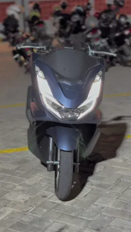 hayo siapa yang masih bertahan di body ori pcx blue mate 😍 #fyp #pcx160 #pcx160indonesia #pcx160bluematte 