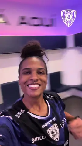 Con el ritmo 💃🏽  y la magia del fútbol brasileño 🇧🇷✨ ¡Larissa Nunes se une a la familia! 🐉🖤💙 estamos listas para escribir una nueva historia. ¡Bienvenida y que empiece el espectáculo! 🎉 #unclubdiferente #bienvenido #fichajes #fypシ #fuerzavalentia 