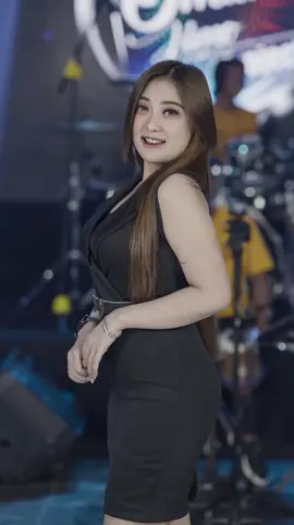 shinta arsinta terbaru  Channel ytb @omahlimoproject #shintaarsinta #musiccare #kurangtrimo #ambyar #omahlimoproject 