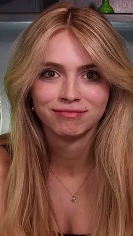 How to psych your opponent out before the game 🤭 #chess #chesstok #annacramling #chessgame #botez #dinabelenkaya 