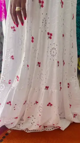 Robe dentelle blanche  Disponible en boutique  . . . . . . #modesenegalaise #tiktok #senegalaise_tik_tok #models 