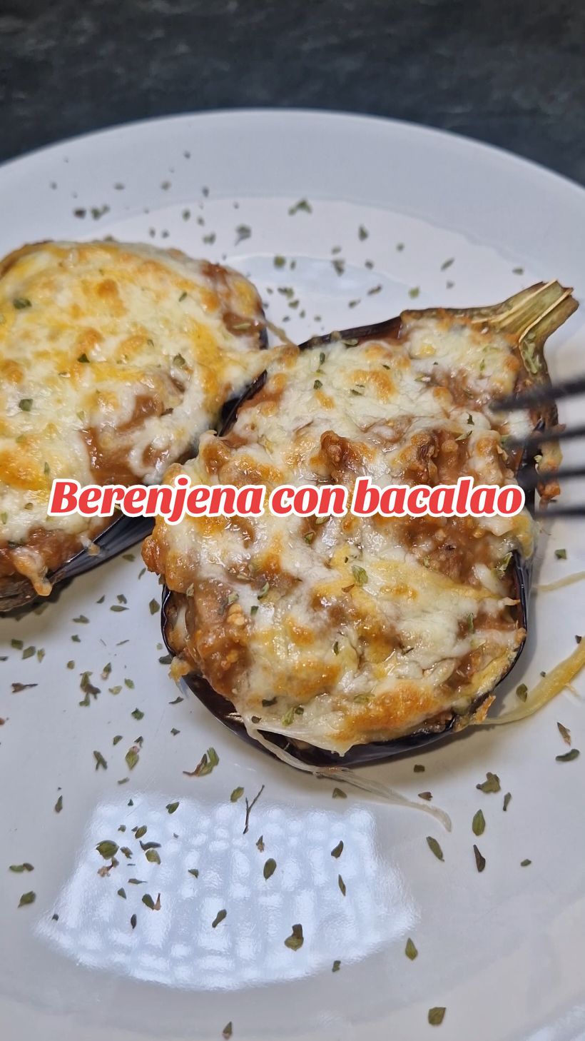 Berenjena rellena de bacalao #recetas #verano #fiestas #rico #cena #almuerzo #parati #cocina #airfryer #freidoradeaire #berenjena #bacalao #verduras #CapCut 