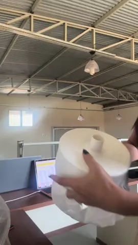 Bobina Plástica tamanho P, medindo 28 x 40 cm picotada, fácil de destacar, perfeita para armazenar e transportar alimentos, essencial para uso doméstico e comércio em geral #praticidade #economia #plastico #embalagem #hortifruti #feira #mercado #diadia #delivery #açougue #donadecasa #bobina 