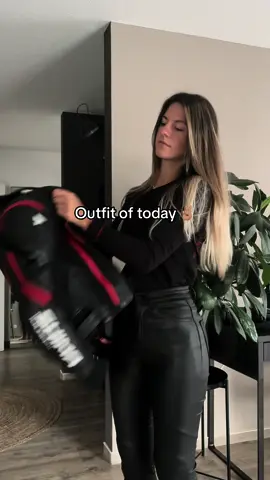 Mein Motorrad outfit 🤝🏼 #pandomoto #motorrad #bikergirl #shima #motorradliebe 