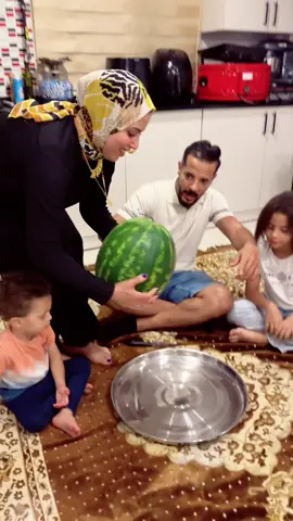 البطيخة تحدد مصيرنا 😱 #حمدي_ووفاء #كوميدي #بطيخ 