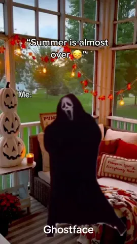 I can feel the crisp Autumn breeze in the air alreadyyy 🥹🎃🍃🍁👻🌻#fallaesthetic #scream #horrortok #ghostface #fyp #MemeCut #fyppppppppppppppppppppppp #spookyseason #halloweenvibes #falliscoming #spookyszn #octobermood #cozyvibes 