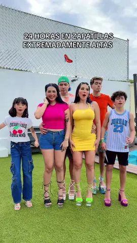Tienen que ver como nos expusimos en la calle con las ZAPATILLOTAS 😬 Ya está arriba en el mío: KARLA BUSTILLOS👈🏼