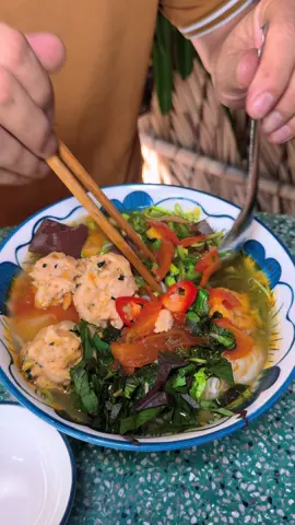 Mời cả nhà ăn bún ốc cùng Tuấn nha❤️❤️❤️ #dienvienHuynhanhtuan #LearnOnTikTok #ancungtiktok #dienvienkhanhhuyen 