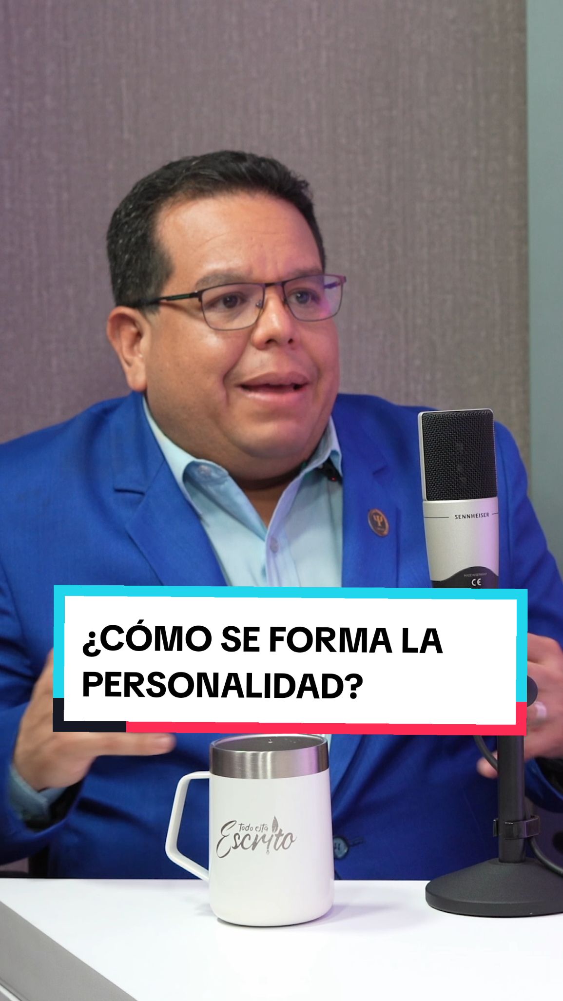 La Formación de la Personalidad: Genética, Carácter y Madurez En esta conversación analizamos cómo la personalidad tiene un componente genético y biológico, y cómo el carácter se forma a través del desarrollo humano y los aprendizajes sociales.  ¿Están de acuerdo?  ¿Ya vieron el episodio?  @gizelmobayed @doctorgilbertoaldana @dr.jcblancom #PersonalidadGenética #DesarrolloHumano #Madurez #ConfusiónAdolescente #PresiónSocial