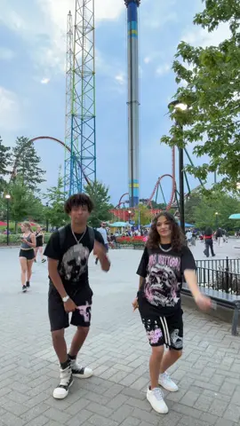 Does anyone know where we are??👀🎢 outfits from: @Forgotten Angel #kaneandprymrr 