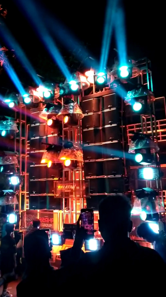 Blizzard perform karnaval urek urek Gondanglegi . . . #horeg #horegjawatimur #soundsytemjatim #soundsytemmalang #soundsystemjawatimur 