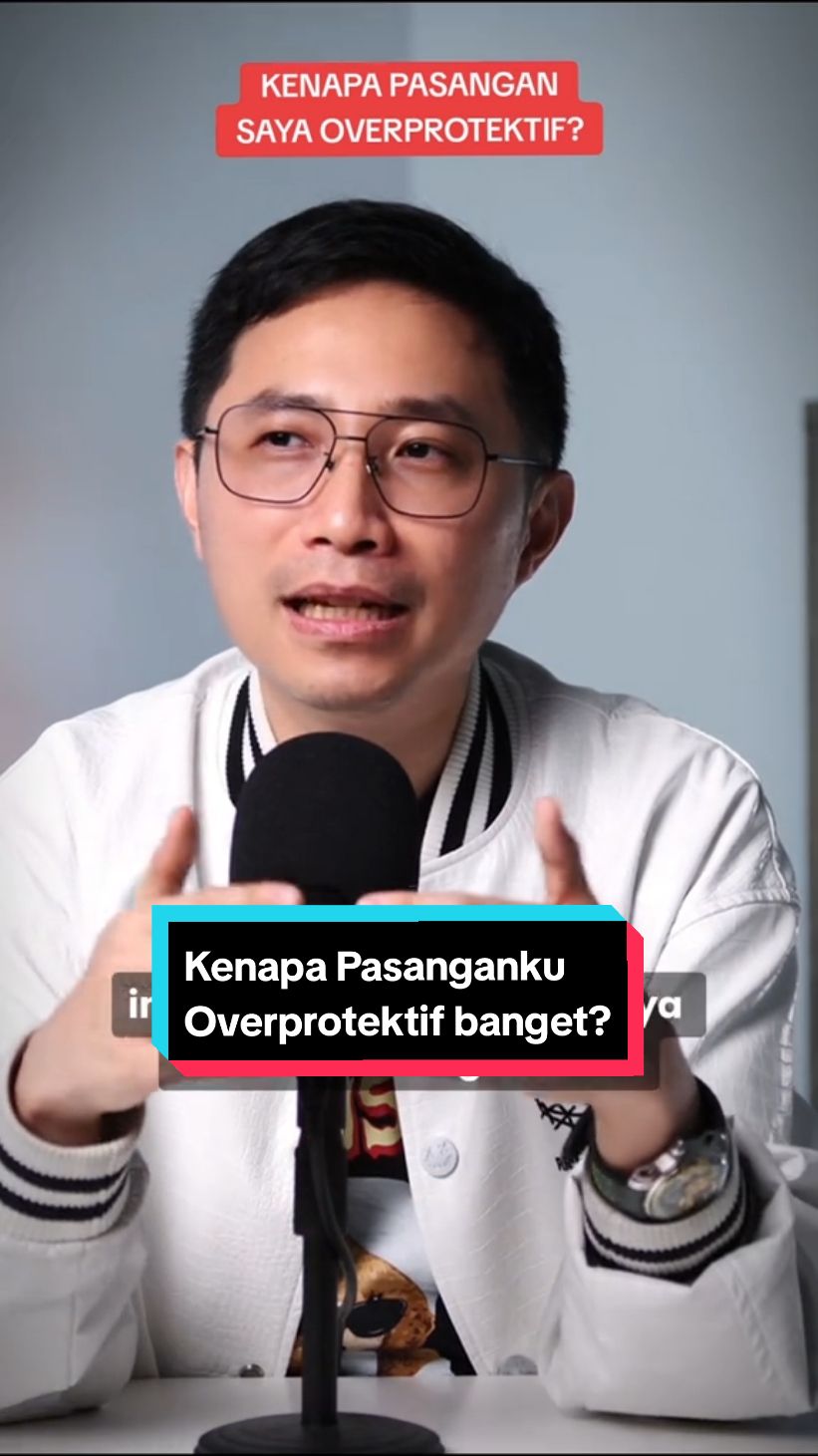 Di balik sikap overprotektif, seringkali tersembunyi rasa takut yang mendalam. Takut kehilangan, takut disakiti, atau takut ditinggalkan. bukankah, cinta sejati itu tumbuh dalam kebebasan, bukan dalam belenggu.  Overprotektif adalah topeng dari rasa tidak aman. Ia ingin memastikan kamu selalu ada, tapi lupa bahwa cinta sejati itu bebas.  Apa yang membuat seseorang sangat overprotektif terhadap pasangannya?  #doatrto #kenetralanmemtal #kembalikanbahagiamu #overprotektif #toxicrelationship #coachrheo #kokohealing 