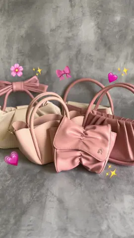 Yukk dipilihh pink coquette bag mana nihh yang kalian suka dari tas koleksi agefree 🎀  Join live dan  dapatin promo mumpung lastday payday sale 🥰🫶🏻 #fyp #agefree #wibgajian #slingbag #taswanita #paydaysale 