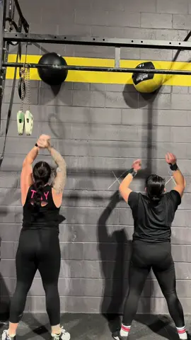 Epic Saturday 8am Session  #letsgo #saturday #crossfit #workout #sweatsession #GymLife 