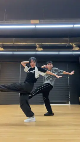 EZ ABC challenge🕺🏻🔤 @3P #abcchallenge #threeeproduction #dancechallenge #dancetrend 