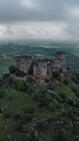 Castillo de Almodóvar del Río, Córdoba, Andalucía, España 🇪🇦 #spain #españa #españa🇪🇸 #spain🇪🇸 #gameofthrones #castle #travel #andalucia #cordoba #espana #viral #foryou #foryoupage 