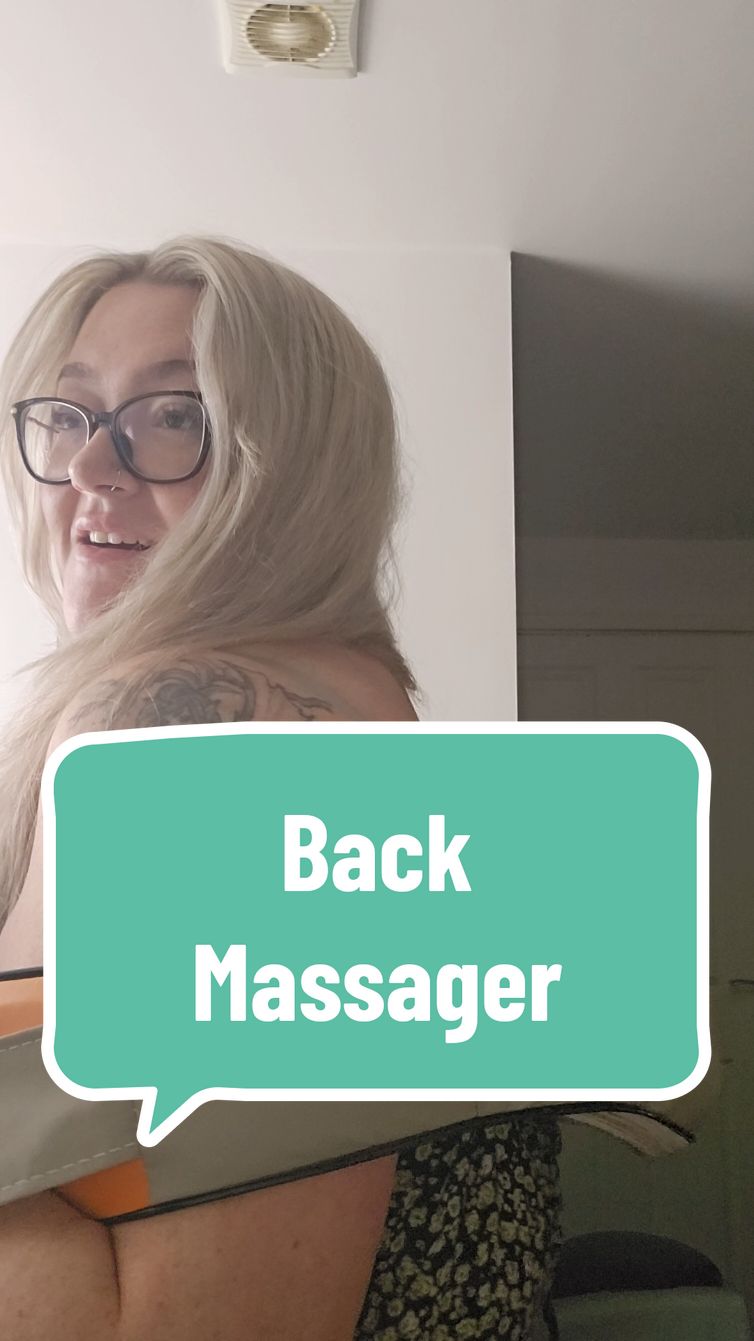 #ad This back massager actually feels really good. #tiktokshopmademebuyit #backmassage #homemassage #backpain #jointpain #Hypermobility #sports #sciatica ##jointhypermobilitysyndrome #EspecialistasEmPontos 