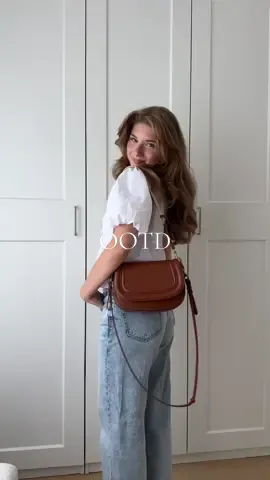 outfit of the day 🤍 theres just somethikg about a cute white blouse/ shirt 😚🤌🏻 #OOTD #outfitoftheday #Summer #summeroutfit #outfitinspo #basicoutfit #jeansoutfit #whiteshirt #shirt 