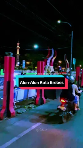 Brebes bagian endi sing wadone ora ngelarani.. Jero>> #brebes24jam #brebes #brebesviral #brebestiktokers #brebes_berhias #brebeshits #fyp #foryoupage #storytime #liriklagu #lirikjawa #templatecapcut #templateliriklagu #jawapride #jawastory🥀  #sigarxklebus #sadstory 