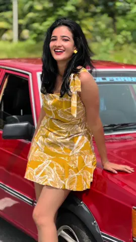 Naadaniyan😍😘💯 #tinadaniel_ #tiktok #tranding #onemillionaudition #fypシ #fypシ゚viral #onemillion #trend #srilanka #foryoupage #naadaniyan 