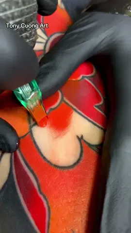 Cận cảnh xăm màu cánh hoa mẫu đơn siêu tươi , siêu no mực #tonycuongart #hìnhxămđẹp #xămtrổ #xamnhatco #kimKma #xamhinhnghethuat #tattoo #cover #hoanglap #tattooartist 