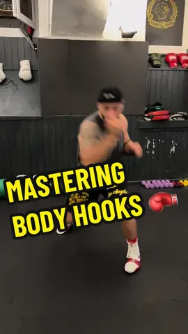 MASTERING BODY HOOKS 💯💪🏽 #kampfsport #boxen #boxsport #training #fighter #fitwerden💪 #denkweise #boxingnews #boxinglifestyle #krafttraining #boxingvideos #boxingreels #motivation #boxing🥊 #boxingviral #selbstverteildigung 