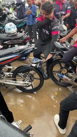 អត់ឈ្នះគេទេ😂😂#កំពុងឆ្នាំងផ្ទះខ្ញុំ🏠💗 