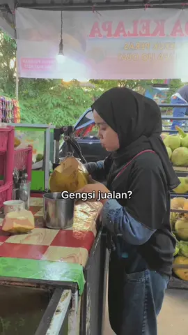 i love jualan, kebanyakan gengsi ga makan😋  #fyp #batamhits #batamtiktok #batamnews #batamviral #batampunyacerita #masukberanda #masukberandafyp #kelapamuda #sundakelapa #likeabombshell #piayubatam #kulinerbatam #bisniskecilku #bisnismillenial 
