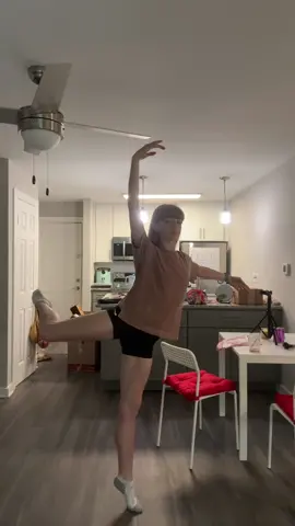 sloppy technique lol but this was lowkey hard😮‍💨 #attitude #attitudechallenge #ballet #ballerina #professionalballerina 