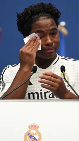 ¡Qué emotivo! #endrick tuvo una presentación espectacular como jugador del #realmadrid #laliga #TikTokDeportes #deportesentiktok 