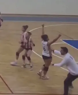 Olaysız maçımız yok 🏐 * * * * #sports #volleyball #volleyballplayer #volleyballgirls #training #warmup #performance #coordination #strength #agility #speed #focus #discipline #motivation #volleyballteam #volleyballcoach #bireyselantrenör #bireyselvoleybolantrenmanı #voleybol #voleybolantrenmanı #voleyboleğitimi #voleybolbireysel #bireyselantrenman