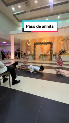 La novia si que sorprendio 😁, hay canciones que no pasan de moda. #annita #envolverchallenge #envolver #matrimonio #damasdehonor #damasdehonor #coreografia #bailesorpresa #boda #faykoiproducciones 